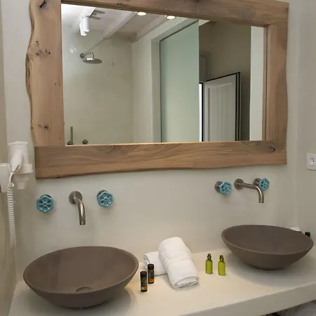 Legacy Apartment *