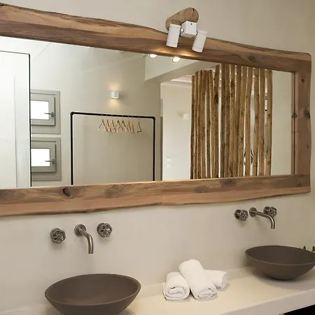 Legacy Apartment *