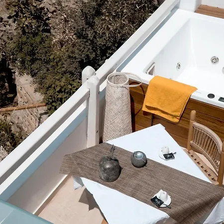 Legacy Apartment *